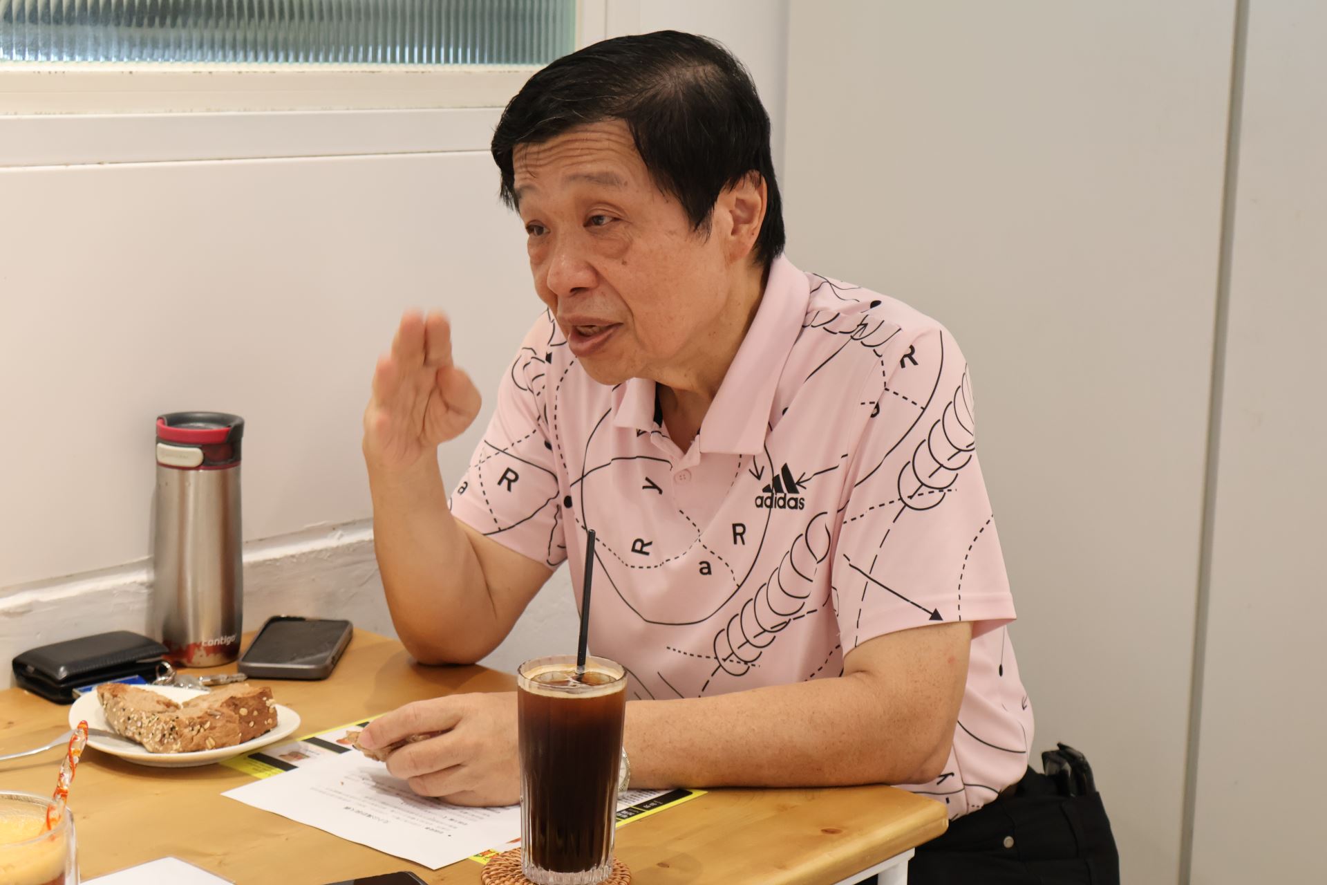 北小公寓的洪啟洲先生接受台北村落之聲的採訪