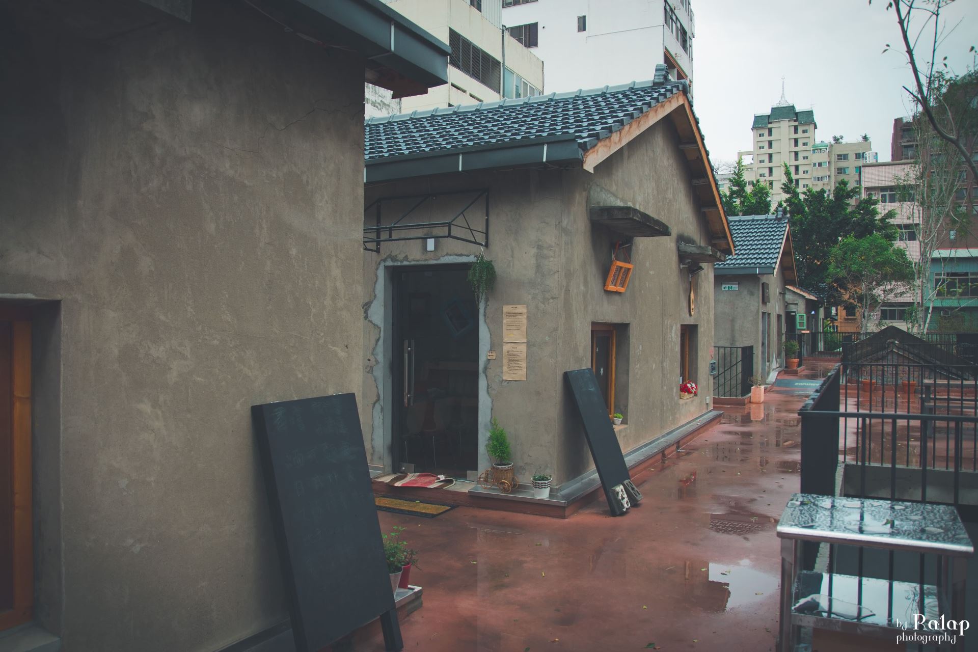 范特喜文創聚落外廊空間，提供人們開闊的公共性場域，滿足不同活動需求。
（Source：范特喜文創聚落 提供）