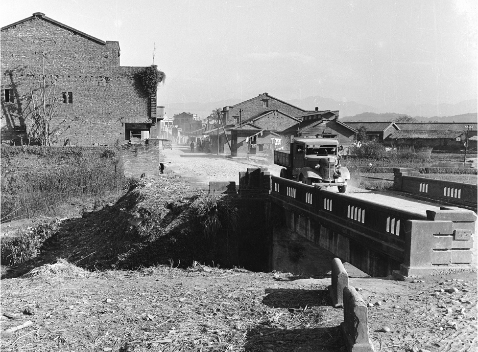 40年代中和鄉（今中和、永和）鄉間大道一景（source:國家文化資料庫 ）