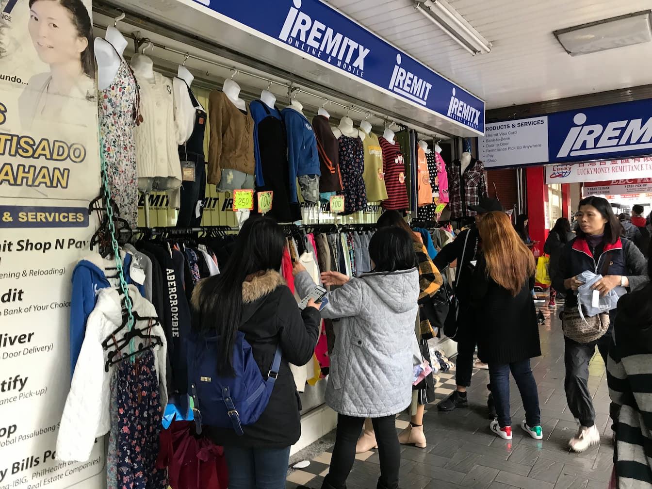 週末出現在小菲律賓街上的地攤（Source：賴奕諭提供）