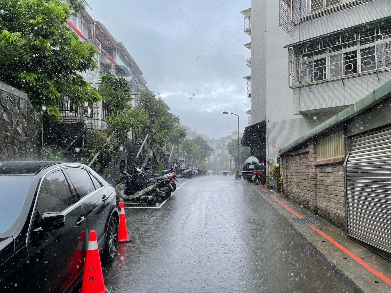 將巷弄畫上紅線後,明興社區擁有了相對通暢的疏散動線(Source: 劉學墉攝)