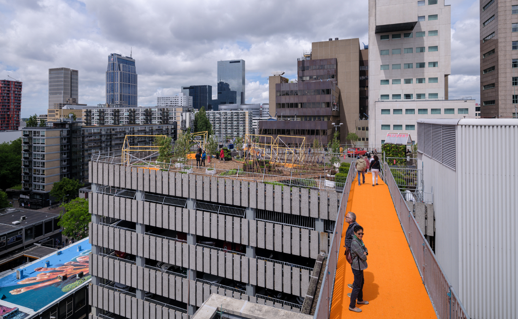 原來我們頭頂上的空間,是如此迷人。MVRDV Rooftop Walk 15 ©Ossip