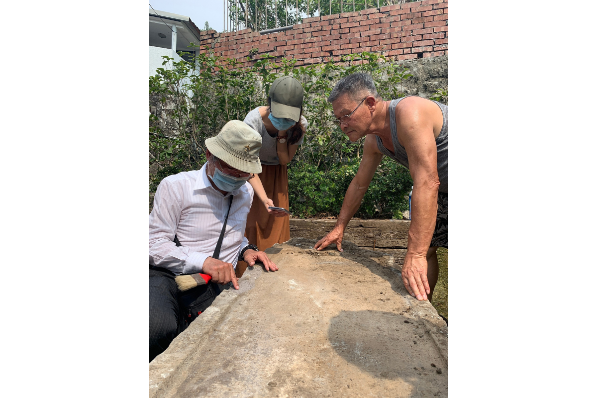 基地巷口兩處石碑於2022年由臺北市文化局以「石角魚路古道捐提石碑」為名指定為市定古物,其見證早年地方人士募捐鋪設士林連接石角嶺至陽明山魚路古道其中一段道路時的募款盛事。 (Source:鄭小塔提供)