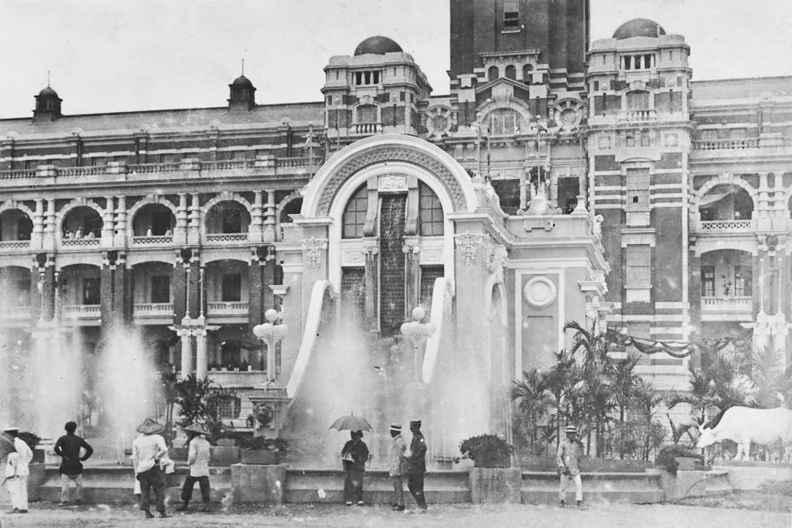 1916年勸業共進會第一會場為興建中的臺灣總督府廳舍(source:國立臺灣歷史博物館《臺灣勸業共進會記念寫真帖》)