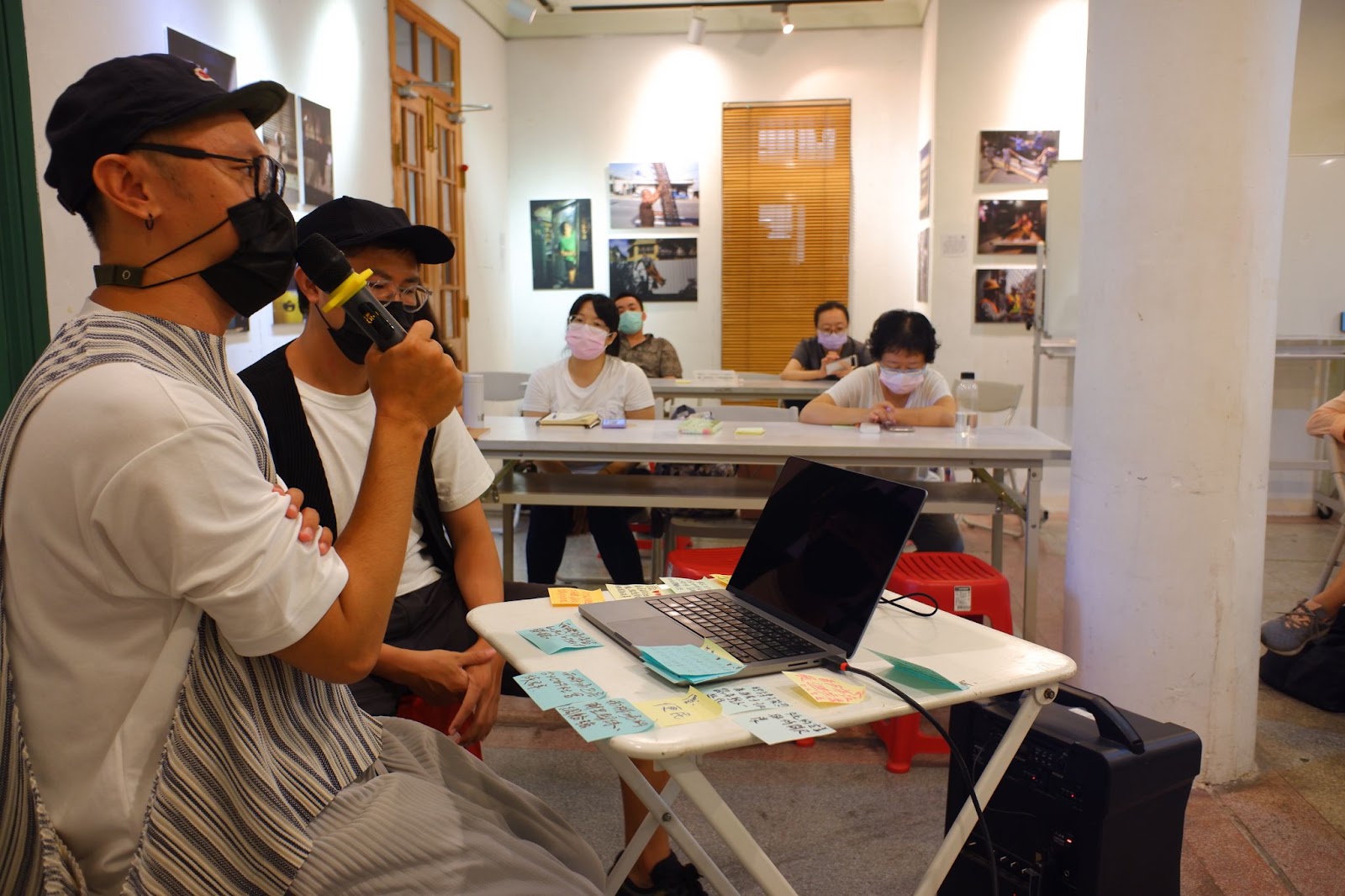 講座尾聲老屋顏與大家交換、思索都市更新與文化保存的看法（source：歐品妤拍攝）