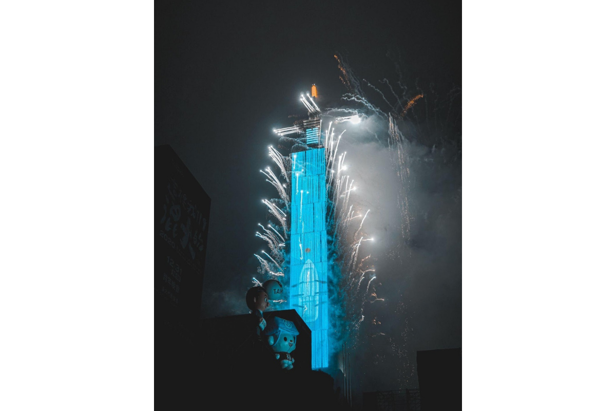臺北101大樓跨年煙火施放（source: unsplash）