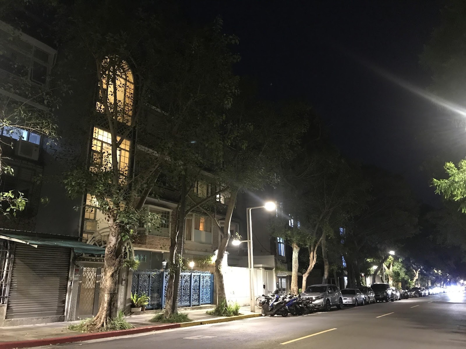 夜間的民生社區住宅（source: 劉修岑）