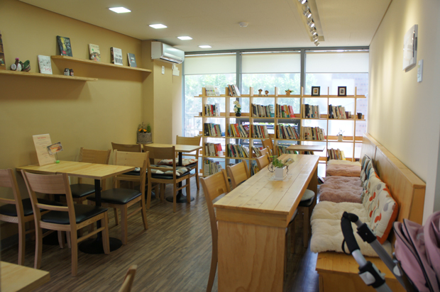 (住宅一樓的 Book cafe 3 )