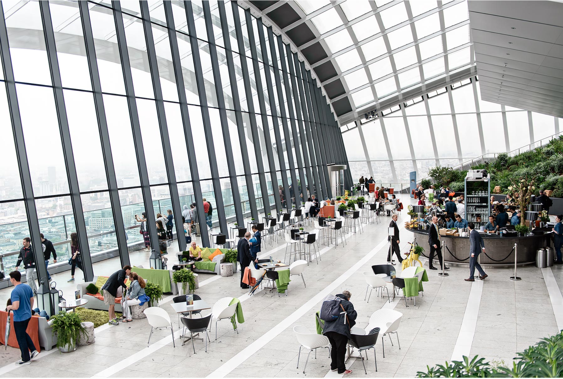 （The Sky Garden at the top of the Walkie Talkie. Urban Pixxels）