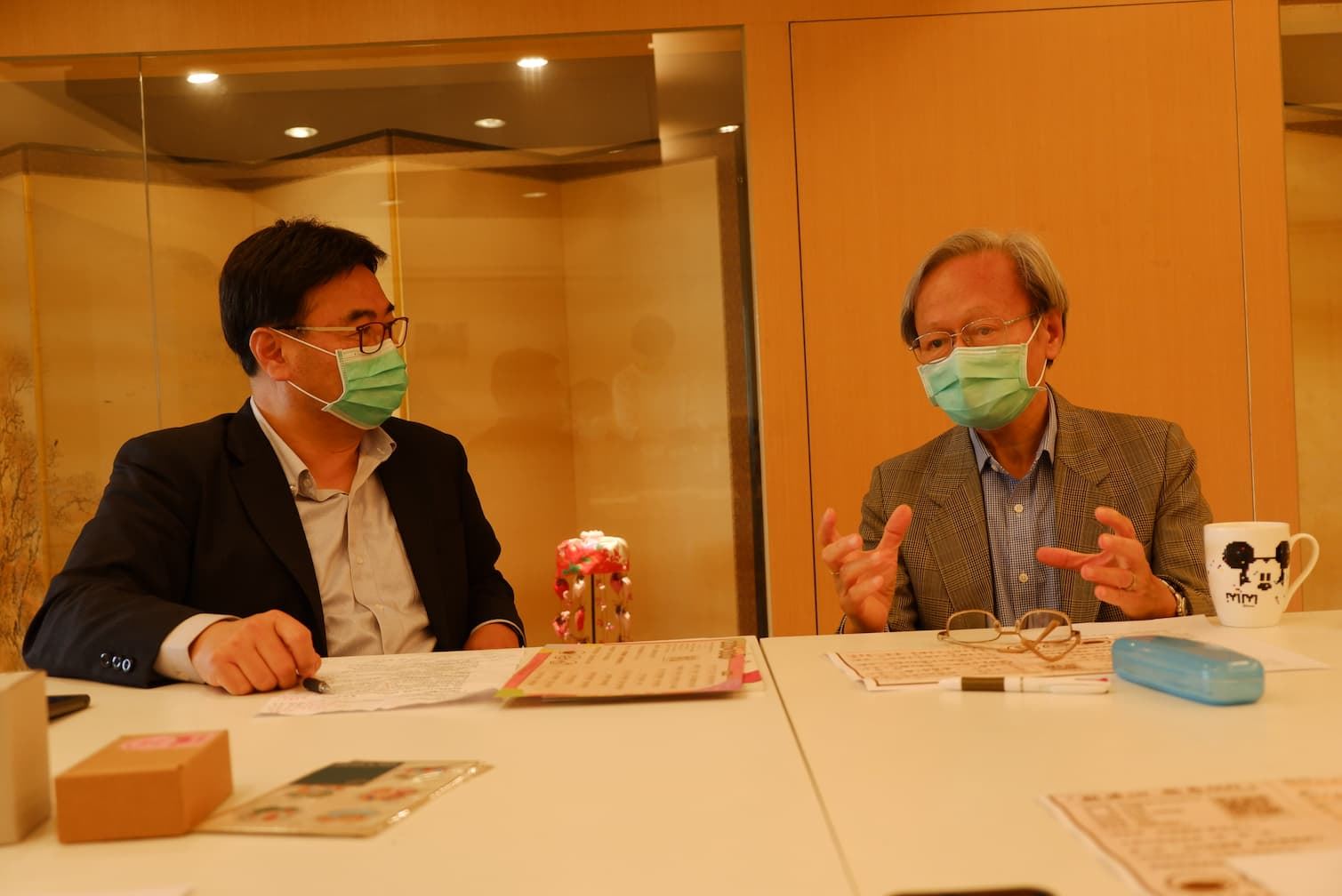 新港文教基金會陳政鴻董事長（左）與創辦人陳錦煌醫師（右）（Source: 王昱文攝影）