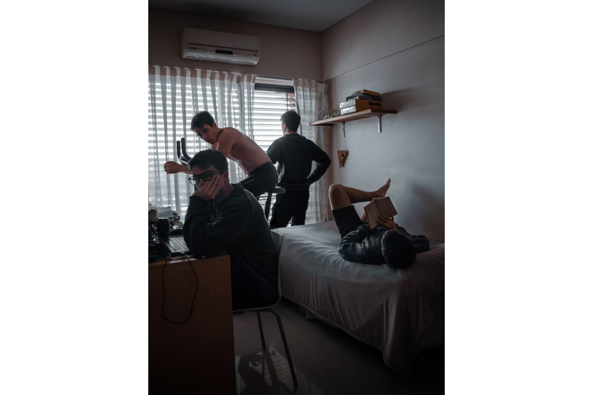 這種「與地方疏離」，使人們產生了孤獨、抑鬱、無聊等負面情緒（Source: Ramiro Pianarosa on Unsplash）