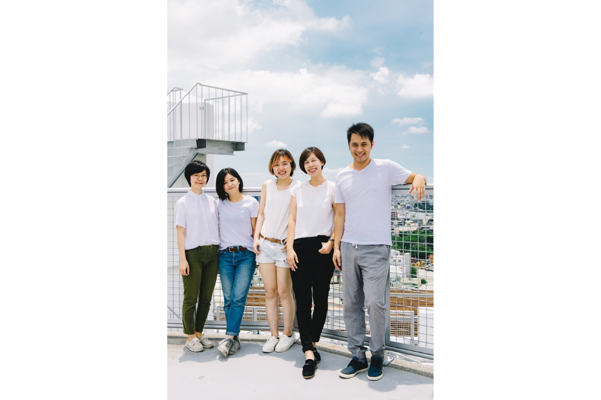 (好伴社計團隊,攝於豐原安康社宅頂樓。)