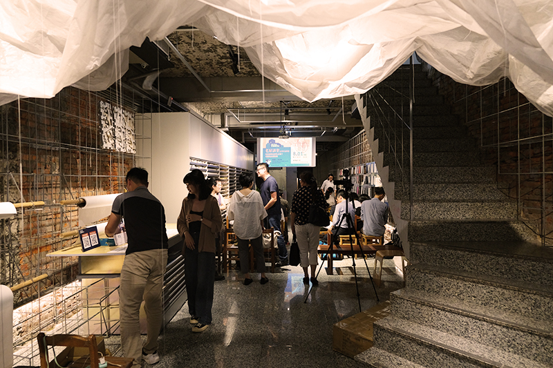 (老屋講座選在去年的得獎老屋「鳳嬌催化室」舉辦,別具意義。)